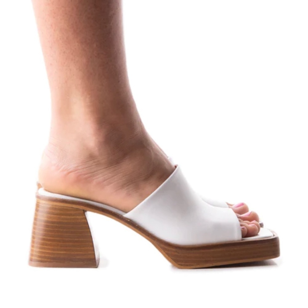 L’Intervalle | White Leather Slides